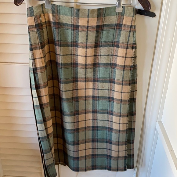 Murray Dresses & Skirts - Beautiful vintage ladies  plaid 100 % Scottish wool wrap skirt with pleated back